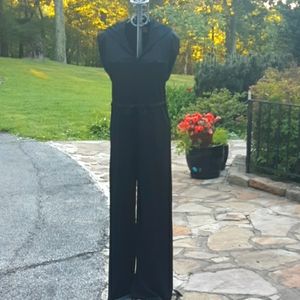 NWOT Long legged, sleeveless jumper